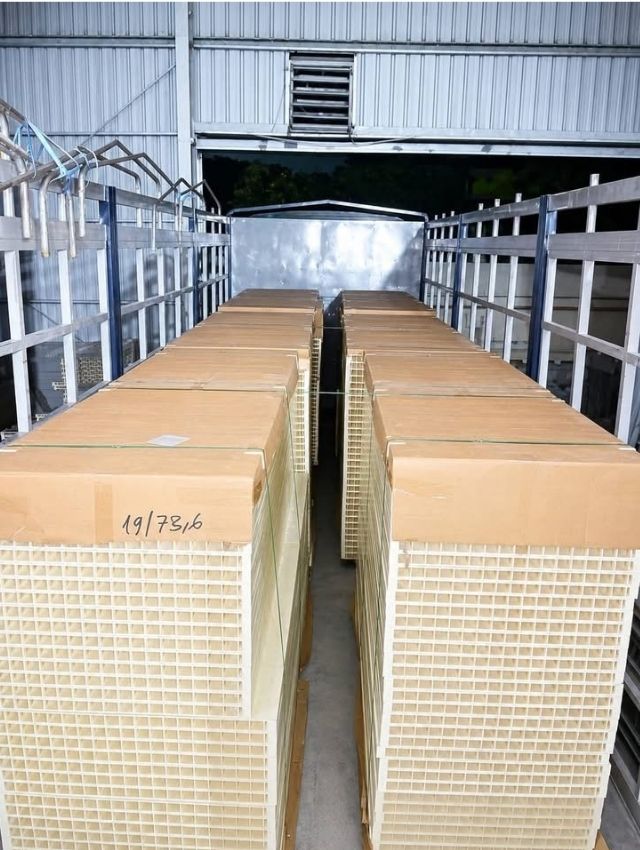 Kiểm tra độ đồng đều giữa các phôi cửa composite